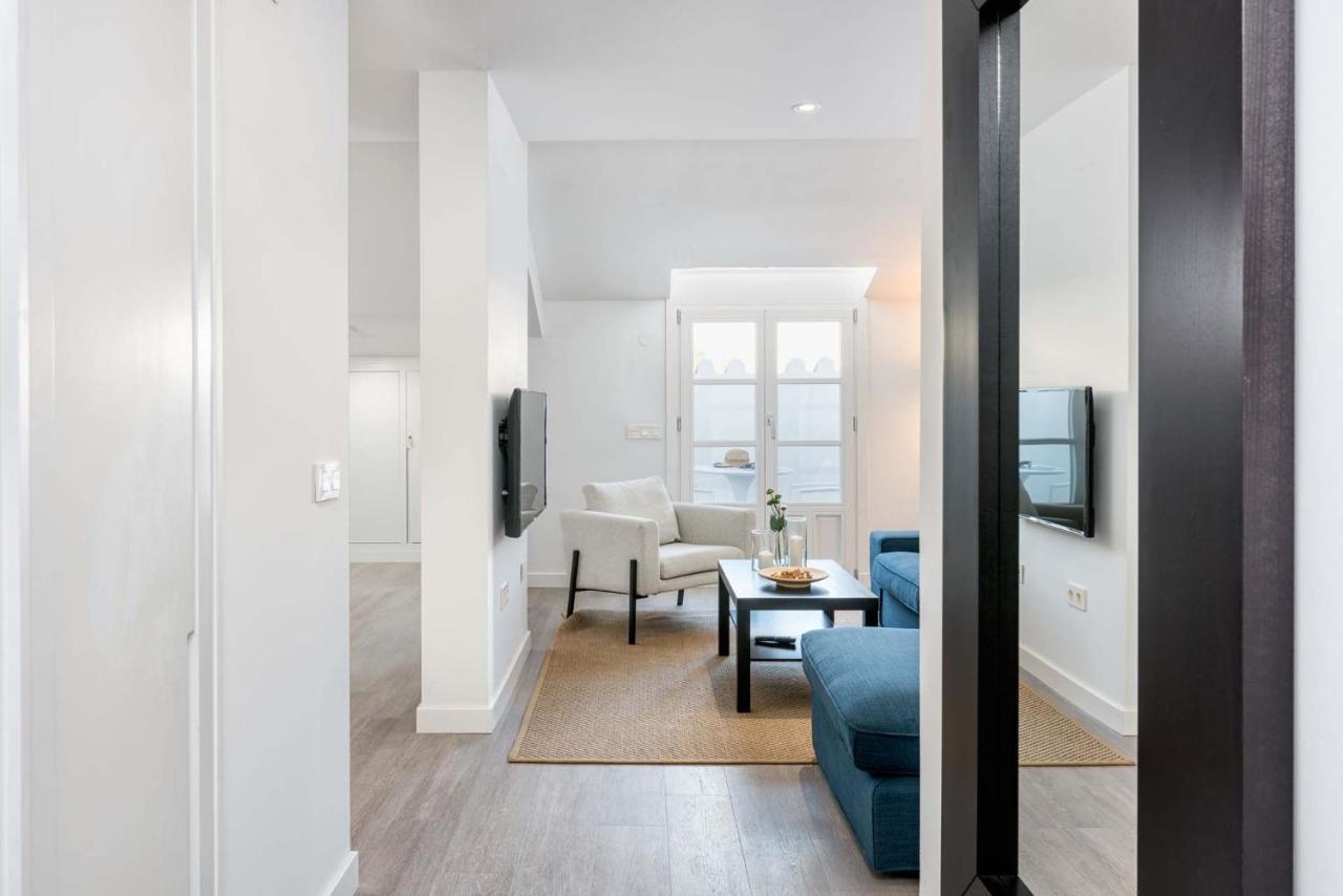Merced Suites In Malaga By Solaga Holiday Homes Esterno foto